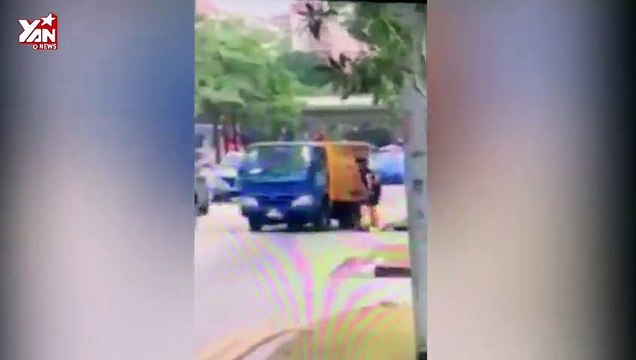 Cú hạ đẹp mắt trong 1 giây của anh Tây dành cho tài xế xe tải hổ báo