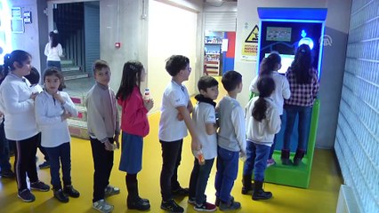 İstanbullu çöpünü akıllı konteynerlere atarak kazandı - İSTANBUL