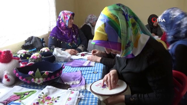 Kadınlardan giyim kursuna yoğun ilgi