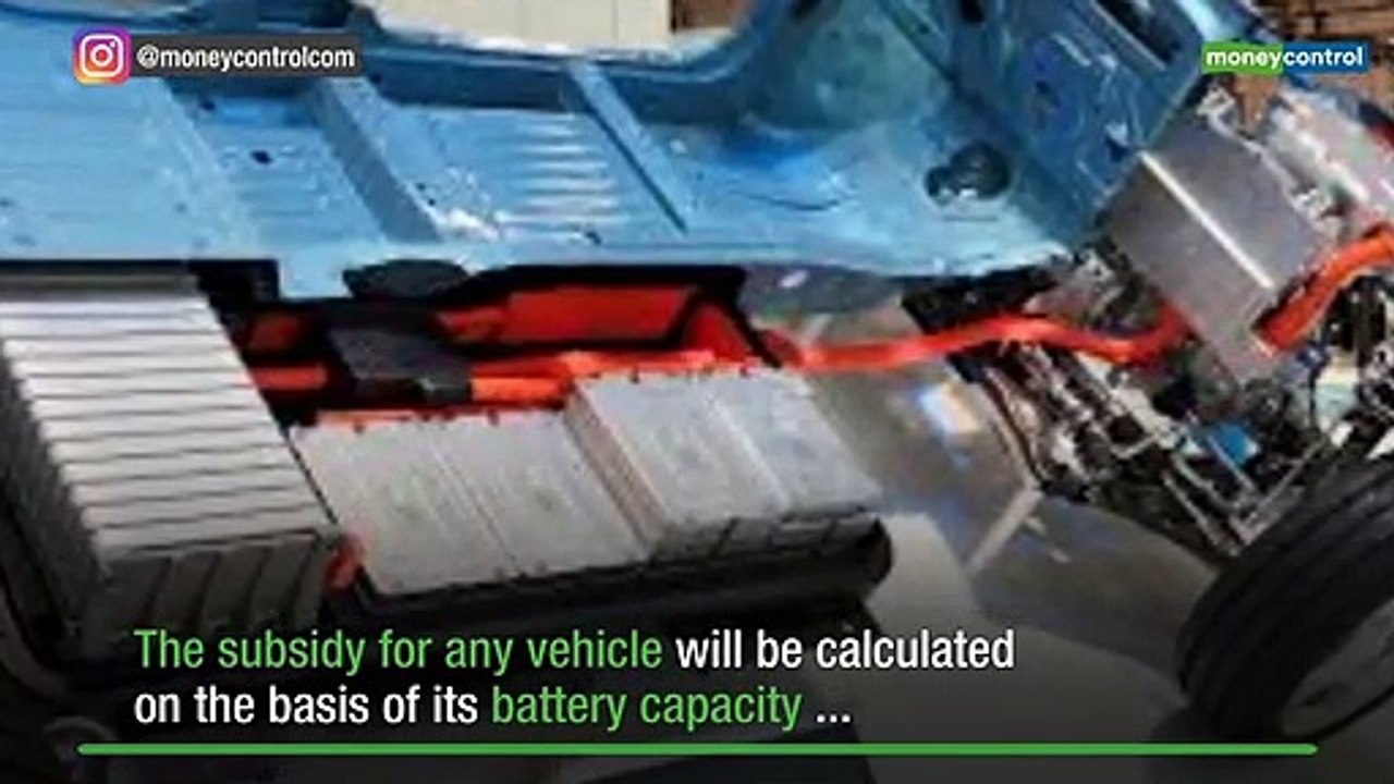 Govt to offer up to Rs 2.5 lakh subsidy on 60,000 electric cars: Report