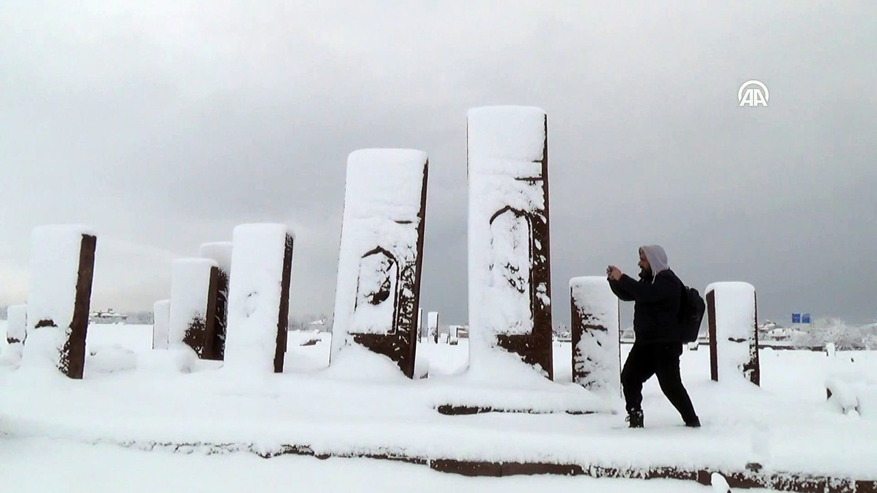 Tarihi yapılarda kış güzelliği - BİTLİS