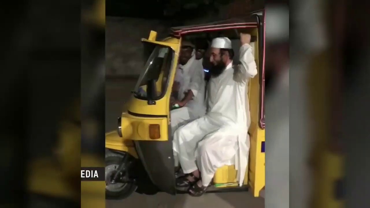jab_moulana_tariq_jameel_sahab_ne_auto_se_safar_kiya_short_video_clips