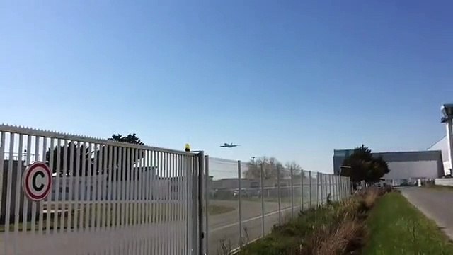 Vol basse altitude de l'A380 au dessus de St Nazaire