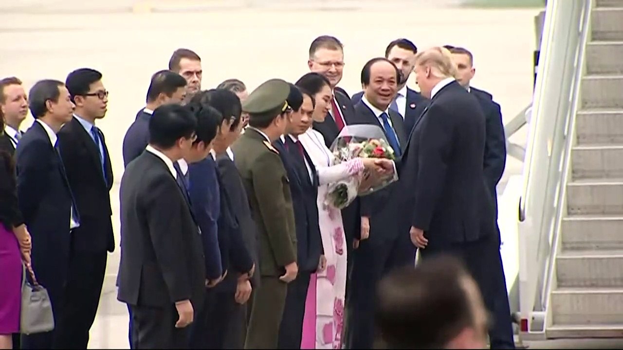 Trump jets off from Hanoi after summit with Kim ends early