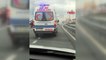 Trafik magandasının ambulansa yol vermeme çabası