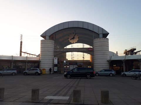 La galère pour accéder et se garer à la gare de Saint-Pierre-des-Corps