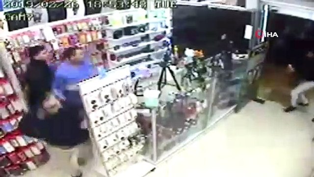 Tartıştıkları İş Yerini Basıp Ateş Etmeye Çalıştığı Silahı Tutukluk Yapan Saldırgan Tutuklandı