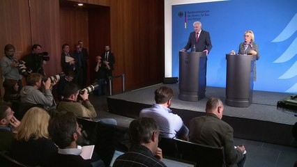 Seehofer rechtfertigt Abschiebung von angeblichem Amri-Helfer