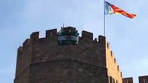 Valencia-Betis: La afición del Betis conquista las Torres de Serranos y canta el himno