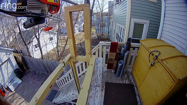 Ces 3 voleurs tombent sur un propriétaire pas commode...