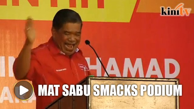 Mat Sabu smacks podium during fiery speech against PAS