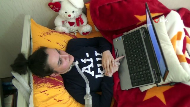 3 makineye bağlı yaşayan Nurçin, bu kez 'Sessizsiniz' kitabı için yazdı