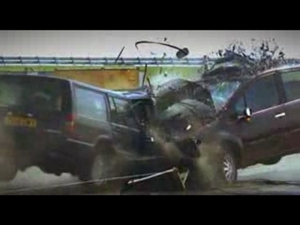 Fifth Gear - Crash Test Volvo 940 GLE vs Renault Modus