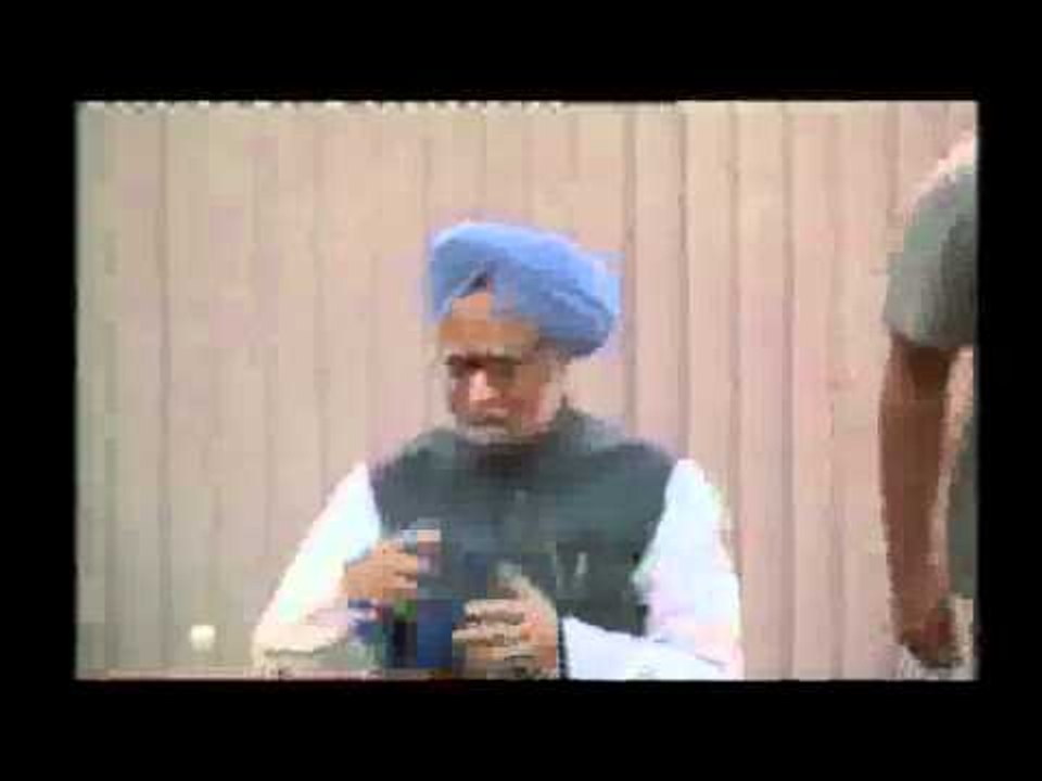 Markets crack amid global rout, Sensex sheds 700pts