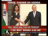 Pak Foreign Minister Hina Rabbani arrives in India