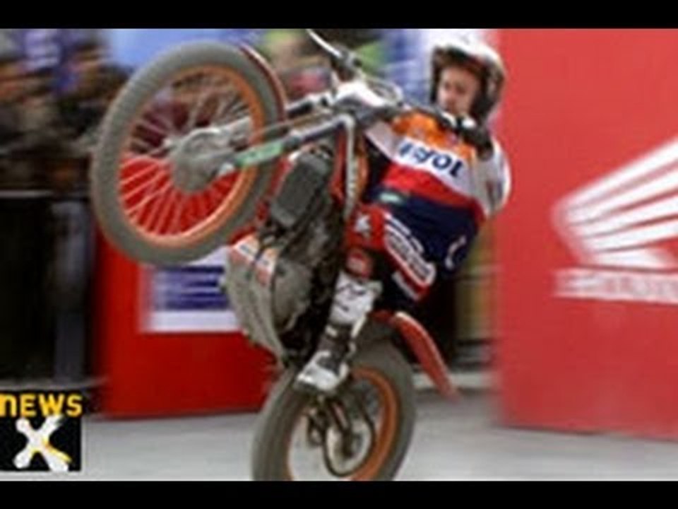 Honda bike stunts