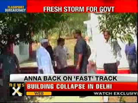 Lokpal: Aruna Roy backs babus inclusion