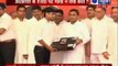 India News: UP Chief Minister Akhilesh Yadav distributes free laptops in Lucknow