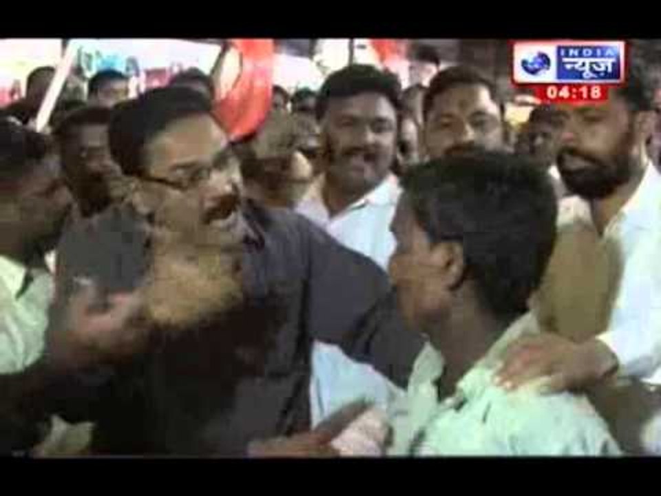 MNS Scandal: India News: MNS & Sena hooliganism in Kolhapur