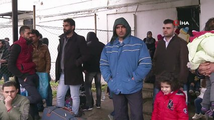 - Lübnan'da Yaşayan Yüzlerce Suriyeli Evlerine Geri Döndü