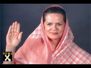 Sonia Gandhi slams opposition, backs PM - NewsX
