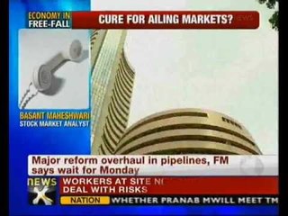 Govt  to announce steps to improve economy: Pranab - NewsX