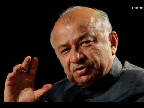 Adarsh scam: Sushil Kumar Shinde appears before probe panel - NewsX