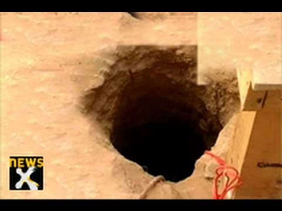 Gurgaon: 5-year-old boy dies after falling in borewell - NewsX