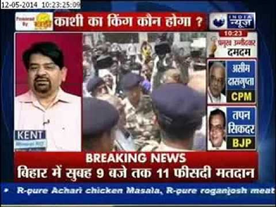 BJP leader Murli Manohar Joshi reaches polling booth to cast his vote.