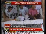 Anna supporters' protest outside PM's residence - NewsX