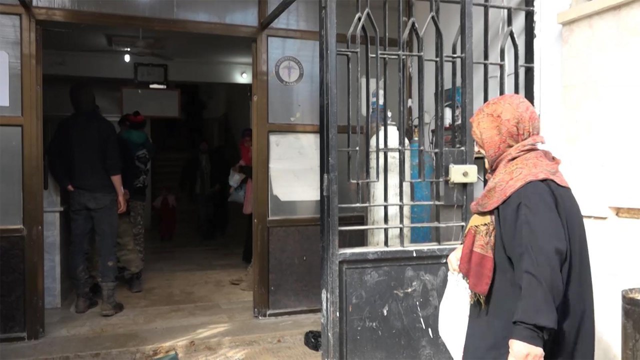 معاناة النازحين شمال سوريا للحصول على الخدمات الطبية