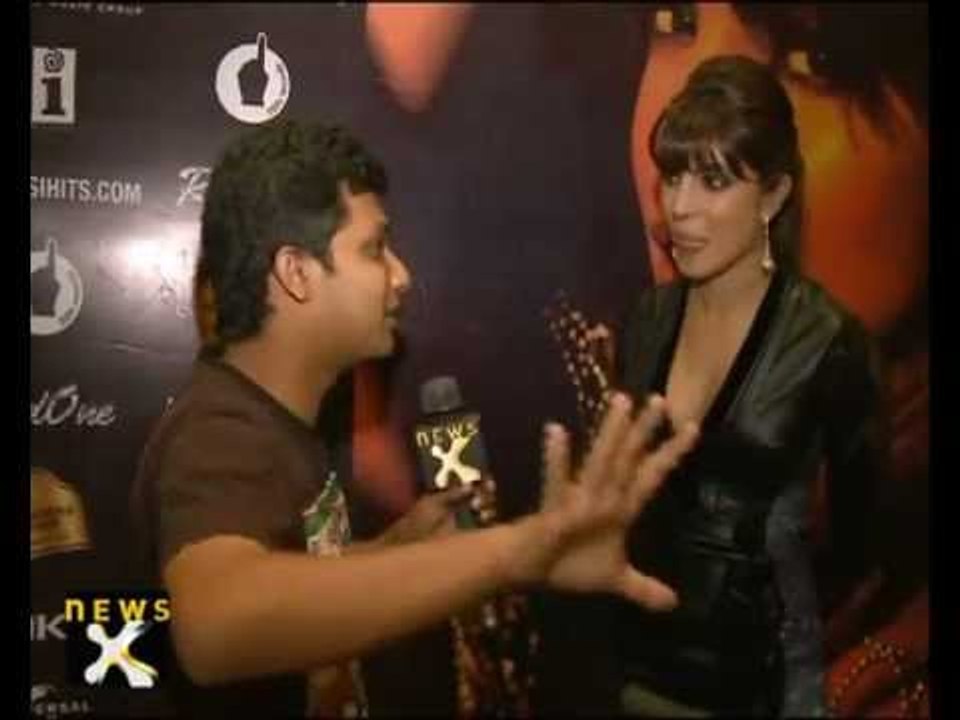 Priyanka Chopra launches her debut single album 'In my city' - NewsX | Hot Songs