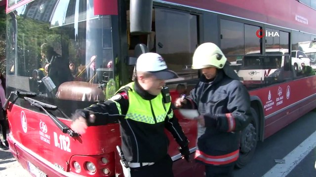 TEM’de 4 araçlı zincirleme kaza yaşandı, trafik tamamen durdu