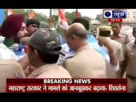 Shiv Sena MP force-feeding Muslim: NSUI protests outside Parliament