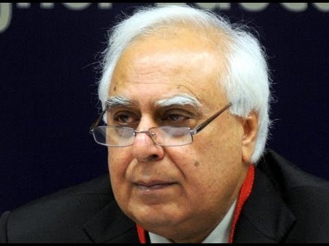 Kapil Sibal blames TRAI for 2G flop show - NewsX