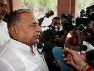 Congress conspiring to trap Mulayam in CBI net: SP - NewsX