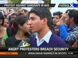 Delhi gangrape: Protests held outside Safdarjung hospital - NewsX