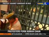 Delhi gangrape: Angry protestors breach security - NewsX