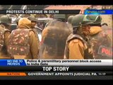 Delhi gangrape: Police barricades Jantar Mantar; protests on - NewsX