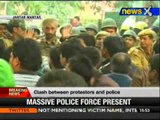 Delhi gangrape: Protesters clash with Police, 6 detained - NewsX