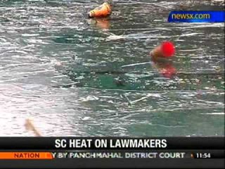 Kashmir: Dal Lake freezes; temp dips - NewsX