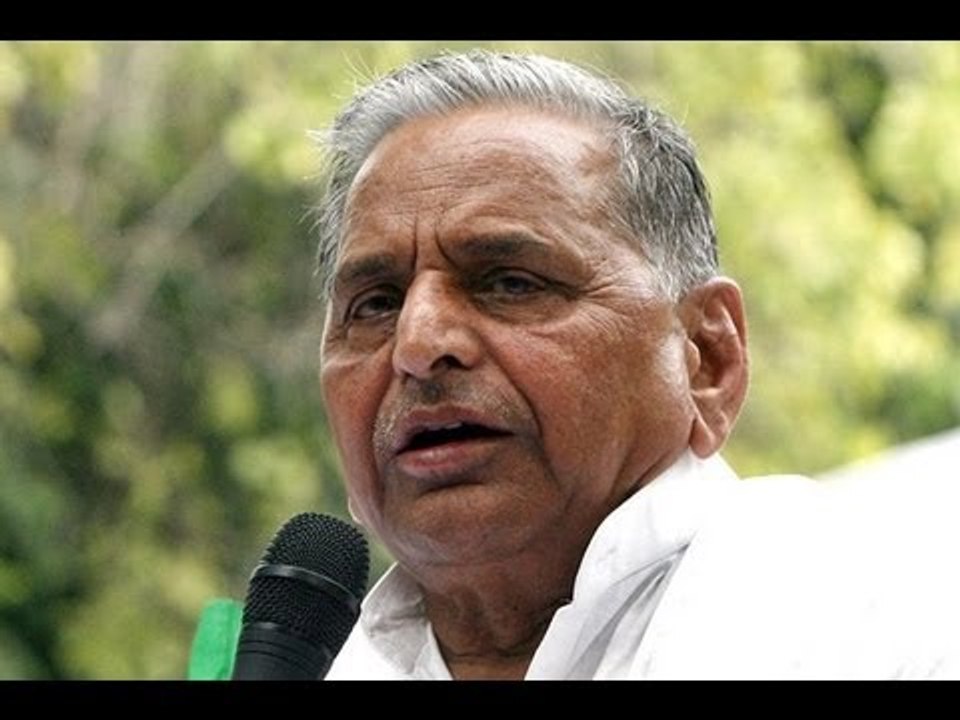 NewsX @ 9: Why is Mulayam spewing venom on the Congress?