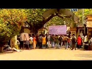 Mob attacks Presidency College, gives rape threat