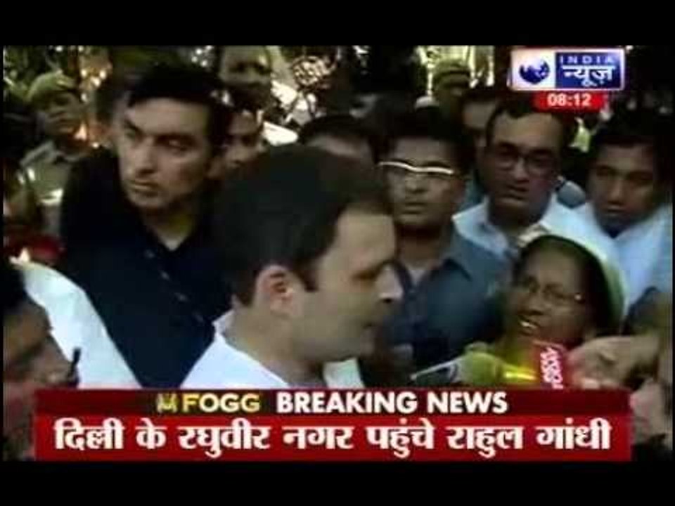 Rahul Gandhi meets street vendors in Delhi