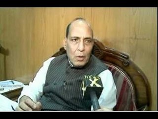 Rajnath Singh refuses to accept Advani's resignation