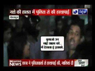 'Drunk'girl abuses amd beats up cops on Dehradun roads