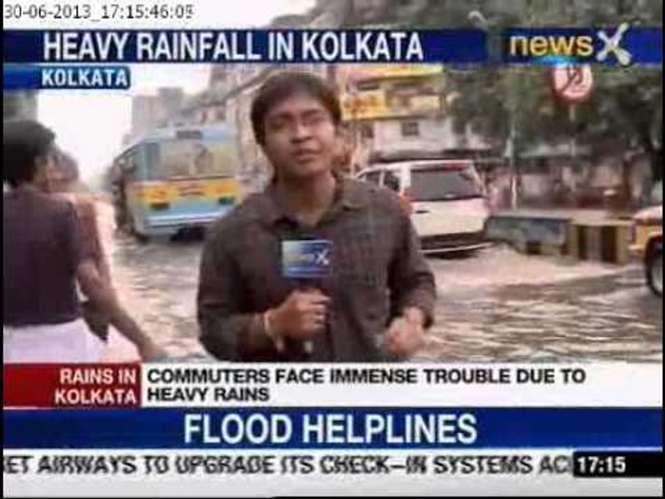 NewsX: Heavy rainfall pauses Kolkata