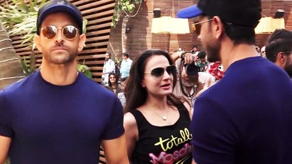 Download Video: Kaho Naa Pyaar Hai Reunion Hrithik Roshan Meets His Co-Star Ameesha Patel