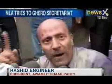 News X: J&K Riots - Police fire water cannons on protestors in Srinagar