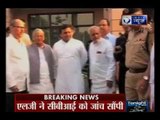 Uttar Pradesh CM Akhilesh Yadav meets Mulayam Singh Yadav
